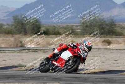 media/Nov-16-2025-Race Pace (Sun) [[8c5fa54630]]/Verified Riders/7-Turn 4 (1155am)/